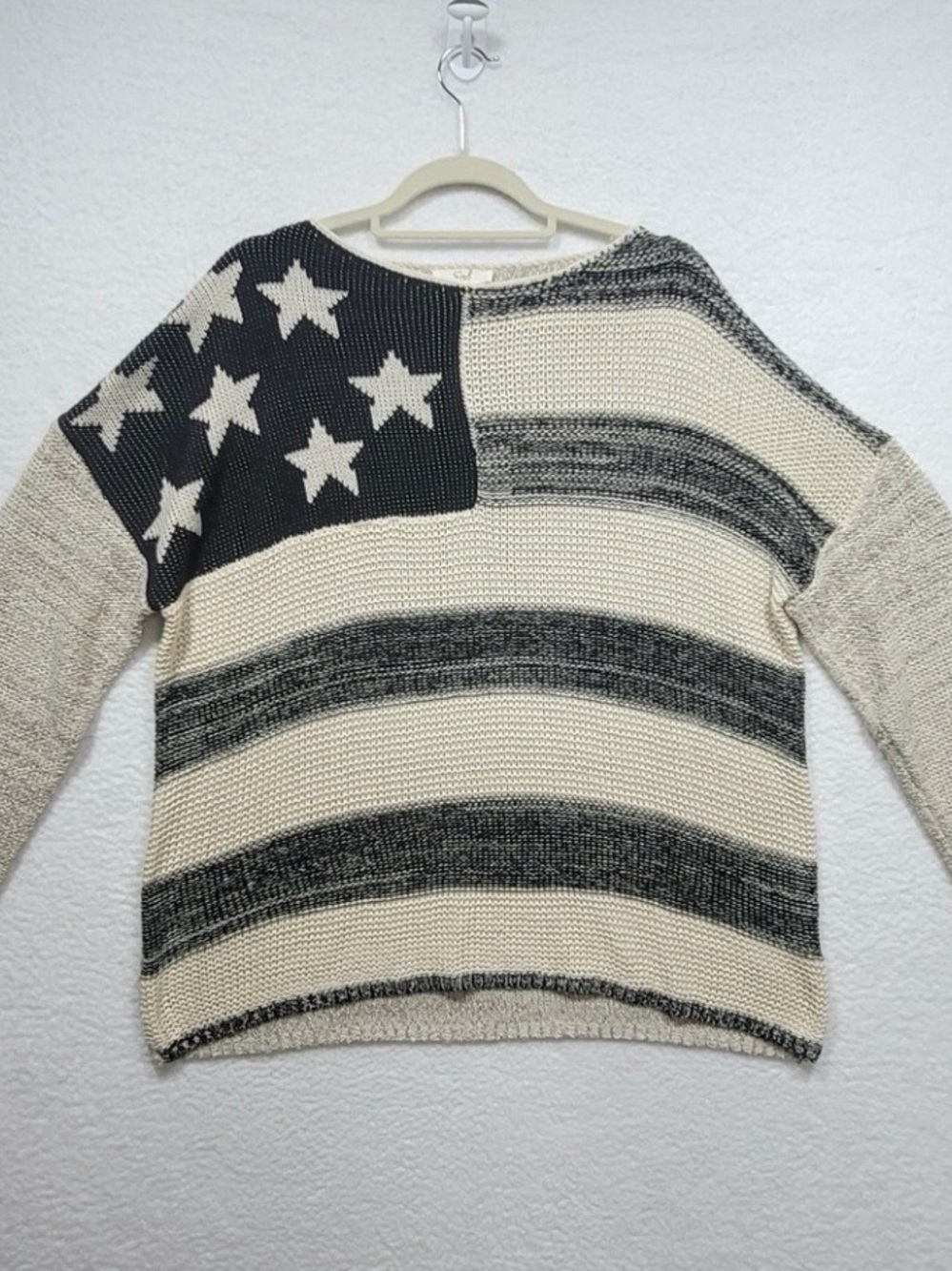 Easel Los Angeles - Crew Neck Cream & Black American Flag Sweater